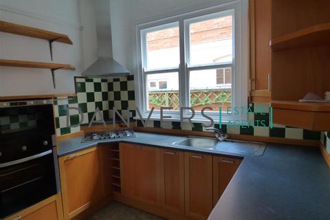 3 bedroom terraced house to rent, Stretton Road, Leicester LE3