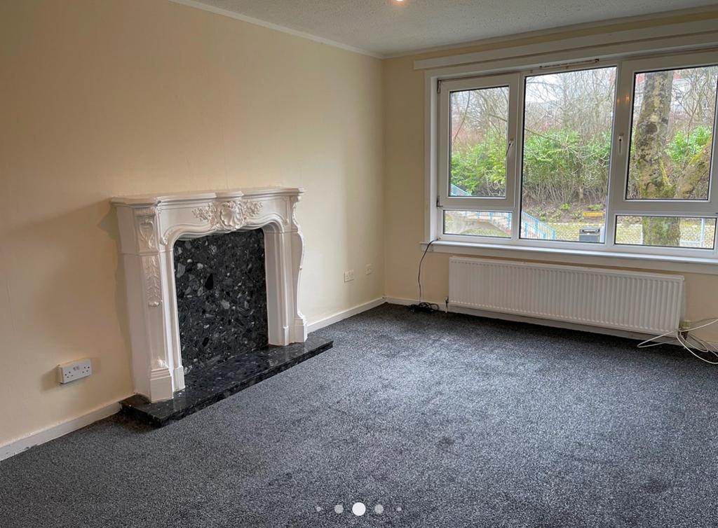 Spruce Road, Glasgow G67 2 bed flat to rent £795 pcm (£183 pw)