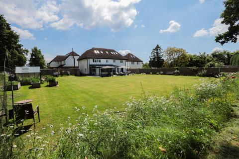 4 bedroom detached house for sale, With a 110 x 108 ft Garden in Gills Green, Hawkhurst