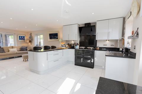 4 bedroom detached house for sale, With a 110 x 108 ft Garden in Gills Green, Hawkhurst