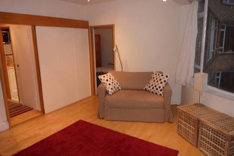 1 bedroom flat to rent, Florin Court, London EC1M