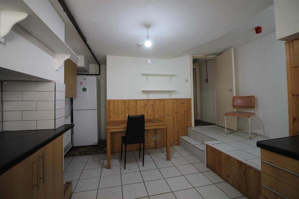 68 RPA- Kitchen 3.JPG