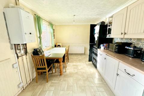 3 bedroom end of terrace house for sale, Kesteven Road, Middlesbrough