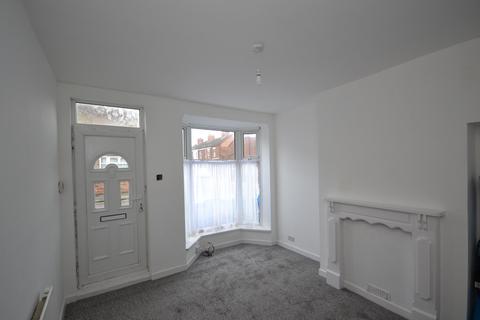 2 bedroom terraced house to rent, Buckingham Street, Hull HU8