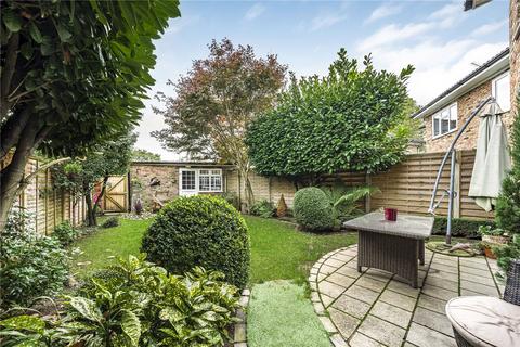 75b Broad Lane, Hampton, TW12 3AX