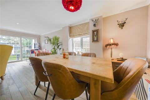 75b Broad Lane, Hampton, TW12 3AX