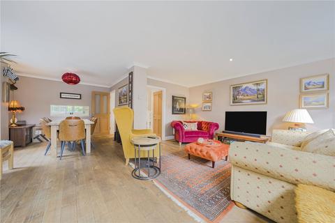 75b Broad Lane, Hampton, TW12 3AX