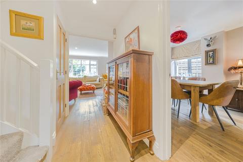 75b Broad Lane, Hampton, TW12 3AX