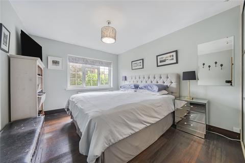75b Broad Lane, Hampton, TW12 3AX