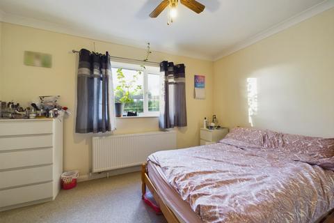 3 bedroom terraced house to rent, Yaxley, Cambridgeshire PE7