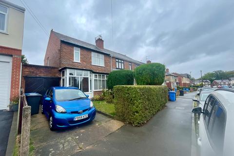 3 bedroom semi-detached house to rent, Colwyn Avenue, Derby DE23