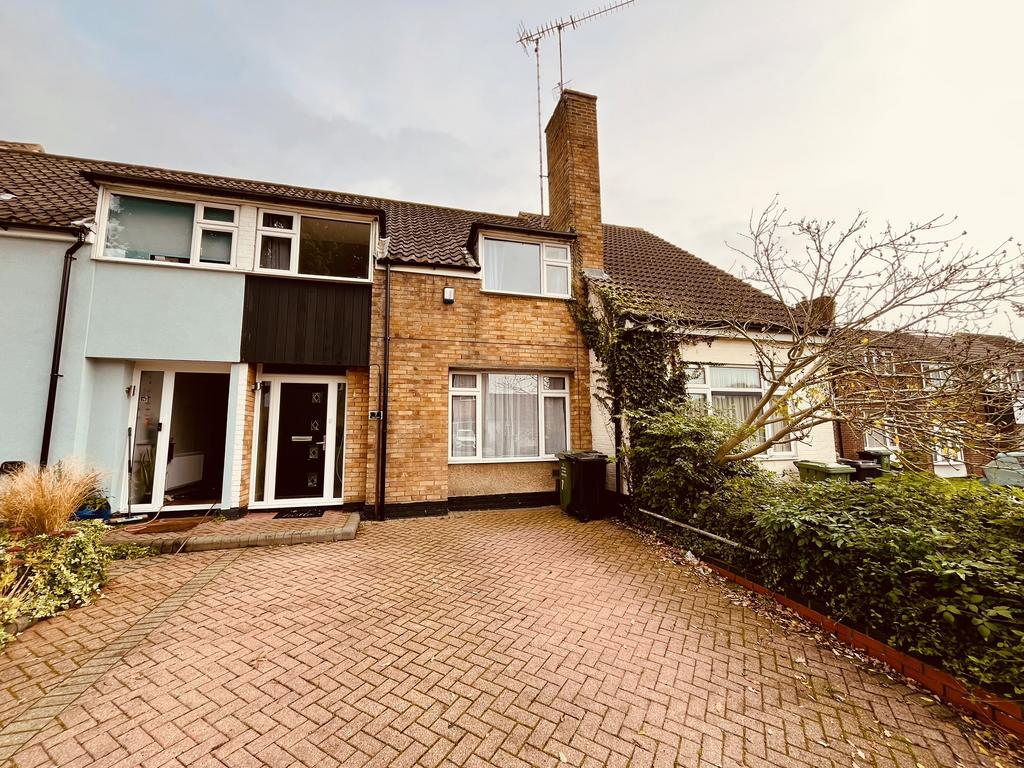 Elm Green, Billericay 3 bed terraced house to rent £1,500 pcm (£346 pw)
