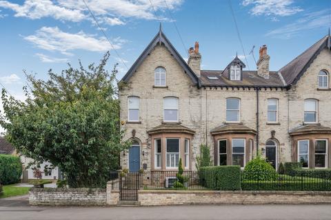 4 bedroom end of terrace house for sale, Boston Spa, High Street, LS23