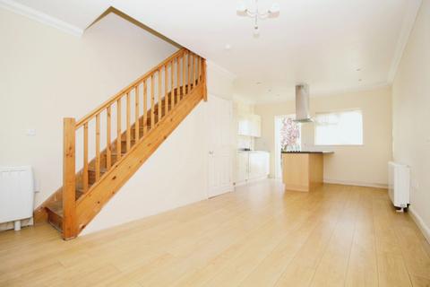 2 bedroom end of terrace house to rent, Temple Avenue, Dagenham, RM8 1LS