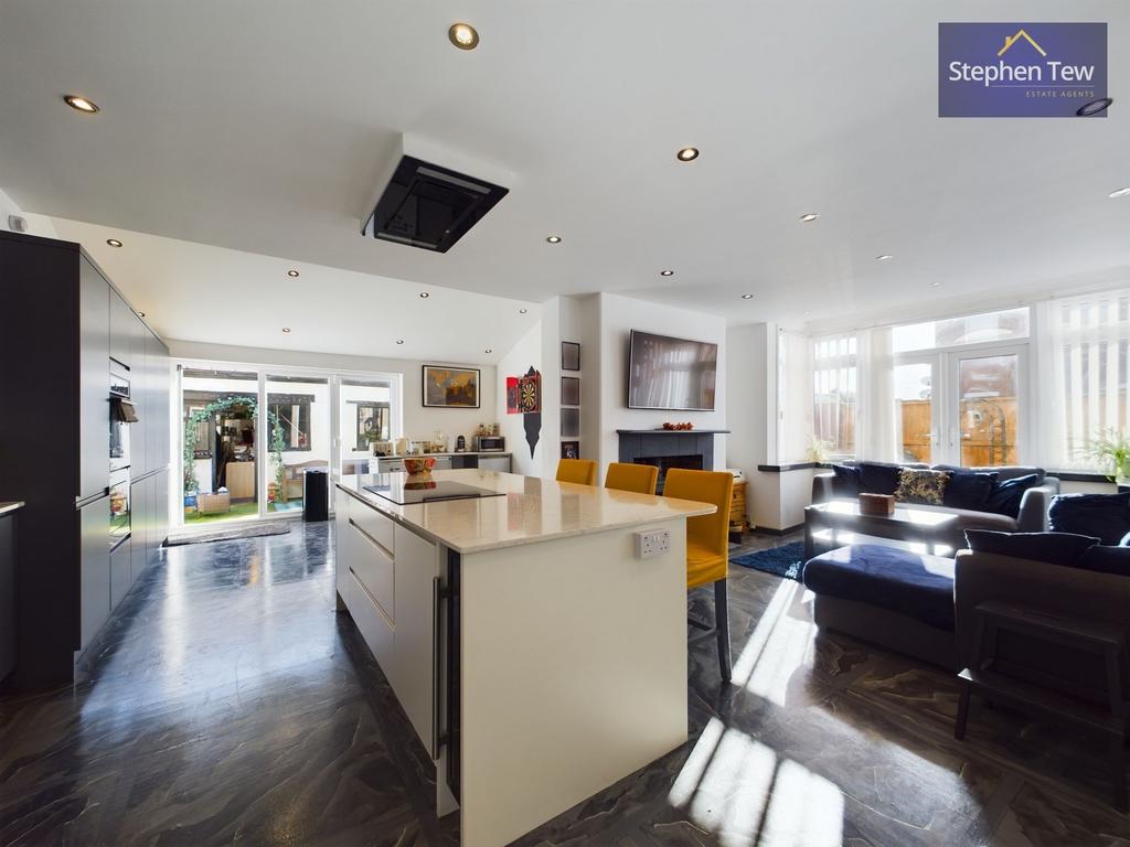 Living / Dining Kitchen