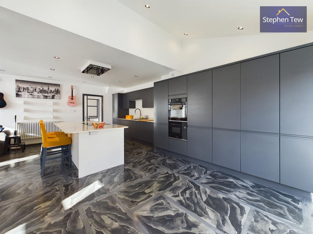 Living / Dining Kitchen