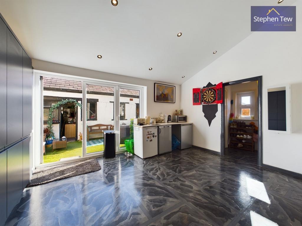Living / Dining Kitchen