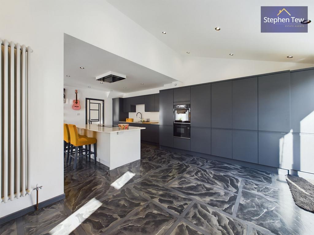 Living / Dining Kitchen