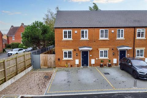 2 bedroom end of terrace house for sale, Alexander Gardens, Bestwood Village