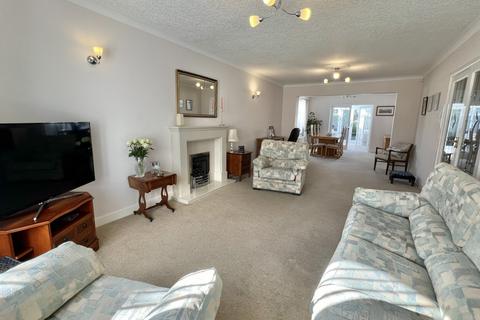 3 bedroom bungalow for sale, Lowick Drive, Poulton-Le-Fylde FY6