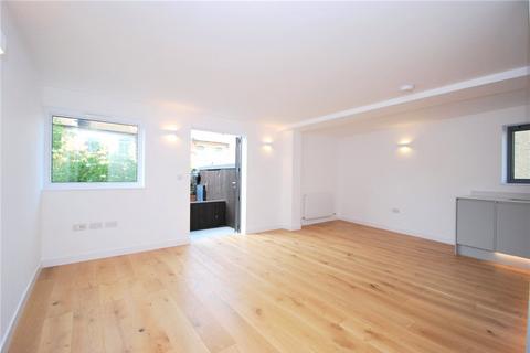 2 bedroom apartment for sale, Dunstans Road, London