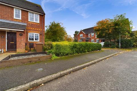 2 bedroom end of terrace house to rent, Holly Drive, Buckinghamshire HP21