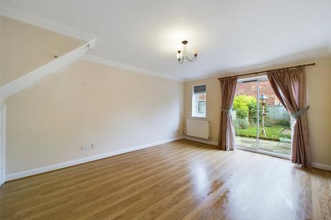 2 bedroom end of terrace house to rent, Holly Drive, Buckinghamshire HP21