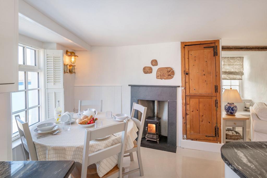 The Lakes, Kingswear, Dining Area