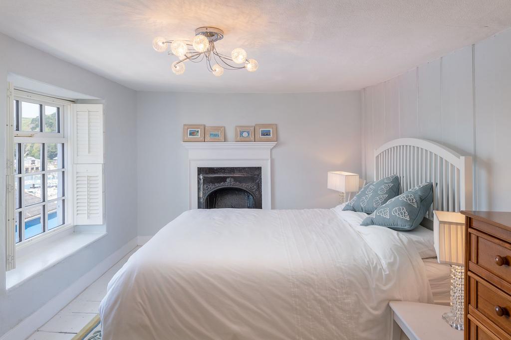 The Lakes, Kingswear, Bedroom 1