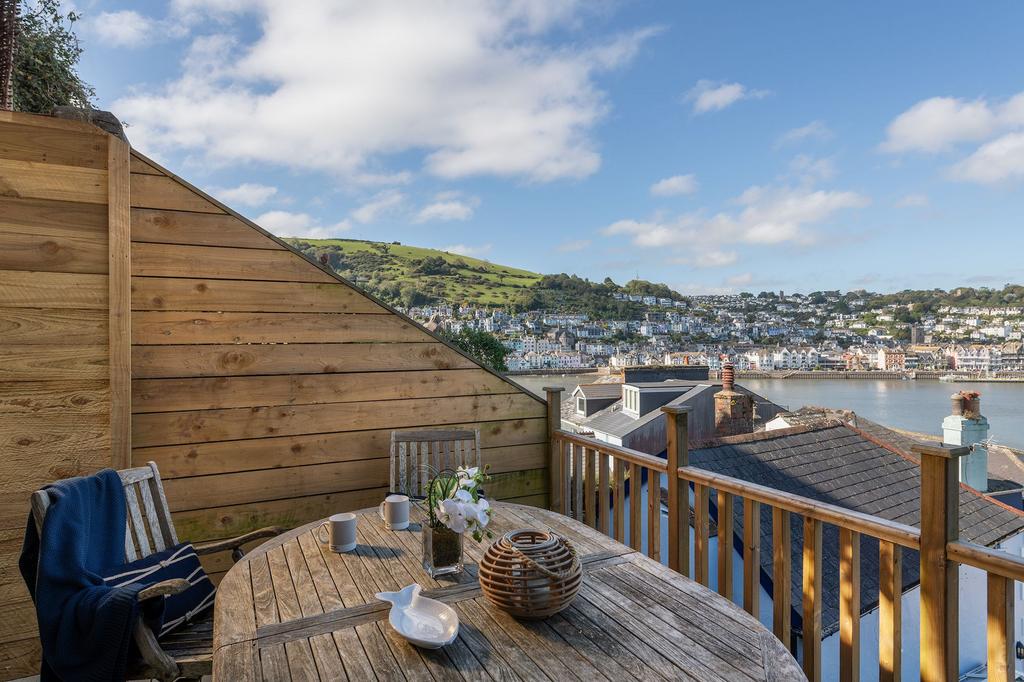 The Lakes, Kingswear, Terraced Patio