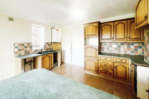 2 bedroom semi-detached house to rent, Birch Crescent, Oldbury B69