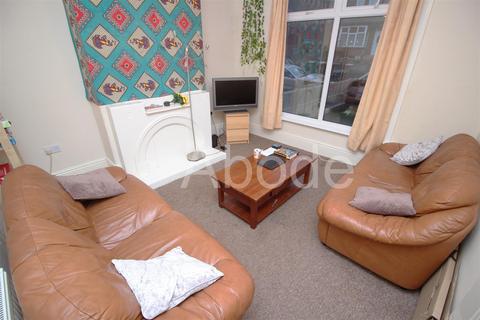 5 bedroom house to rent, Royal Park Avenue, Hyde Park, Leeds