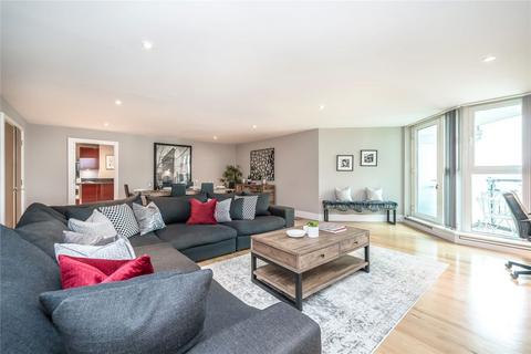 2 bedroom flat for sale, St. George Wharf, London SW8
