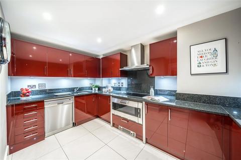2 bedroom flat for sale, St. George Wharf, London SW8