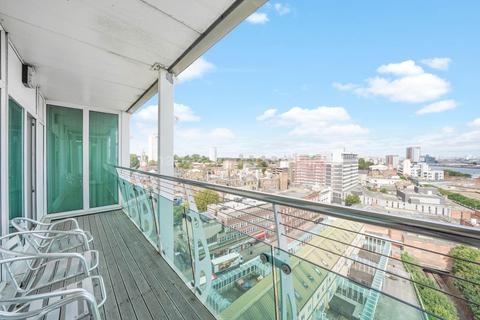 2 bedroom penthouse to rent, Greens End, Woolwich, SE18