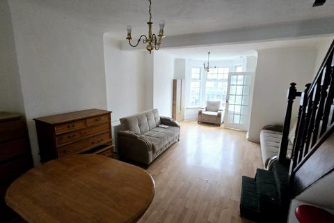 2 bedroom terraced house to rent, Edmonton, N9