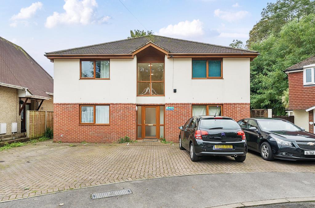 Sunningdale Gardens, Bitterne... 1 bed apartment for sale £145,000
