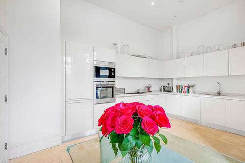 3 bedroom flat for sale, Wimbledon Park Side, London SW19