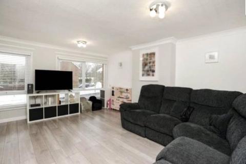 4 bedroom terraced house to rent, Mead Way, Bromley, Kent, BR2