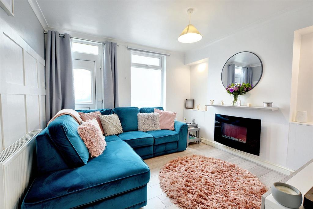 The Triangle, Ilkeston, Derbyshire 2 bed townhouse for sale £150,000