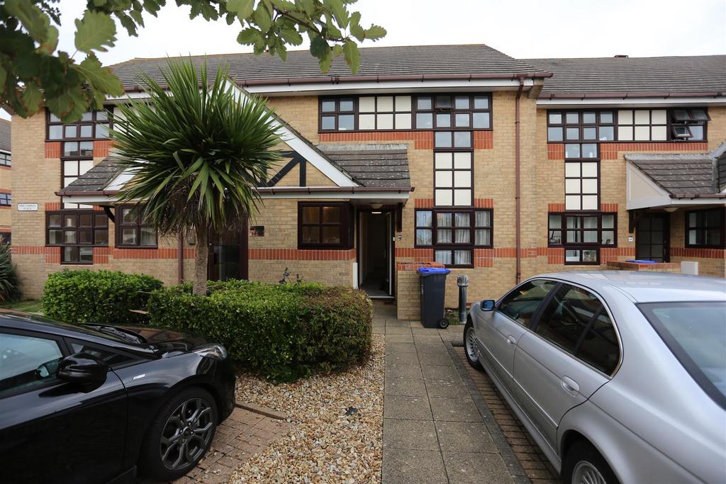Emerald Quay, ShorehamBySea 2 bed flat to rent £1,350 pcm (£312 pw)