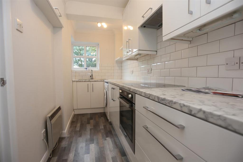 Emerald Quay, ShorehamBySea 2 bed flat to rent £1,350 pcm (£312 pw)
