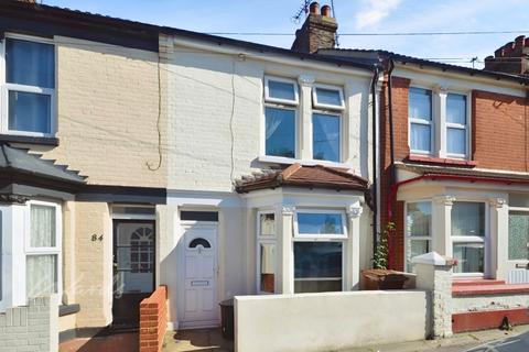 3 bedroom terraced house to rent, Albany Road Gillingham ME7