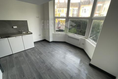 Studio to rent, Queens Road, Leicester LE2