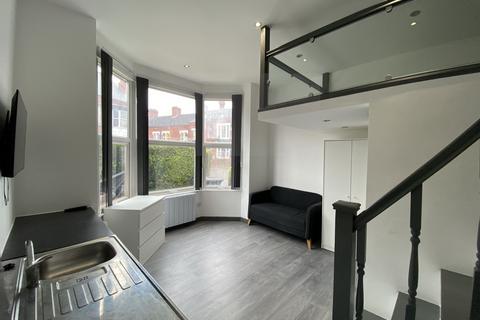 Studio to rent, Queens Road, Leicester LE2