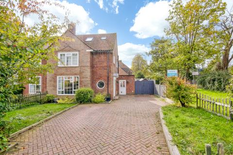 4 bedroom semi-detached house for sale, Hawthorn Close, Bracknell RG42