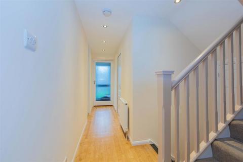 10 Balmoral Close, Slough, SL1 6JP