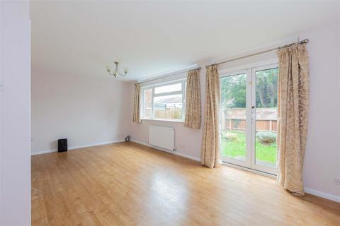 10 Balmoral Close, Slough, SL1 6JP