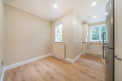 2 bedroom flat to rent, Susan Wood Chislehurst BR7