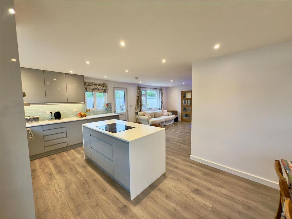 Kitchen to Sitting Room Area.jpg